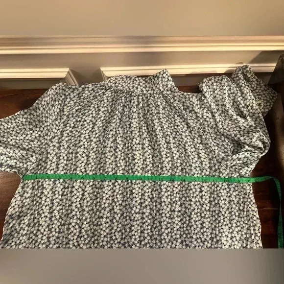 H&M Gray and White Mock Neck Puff Sleeve Blouse - Picture 8 of 8